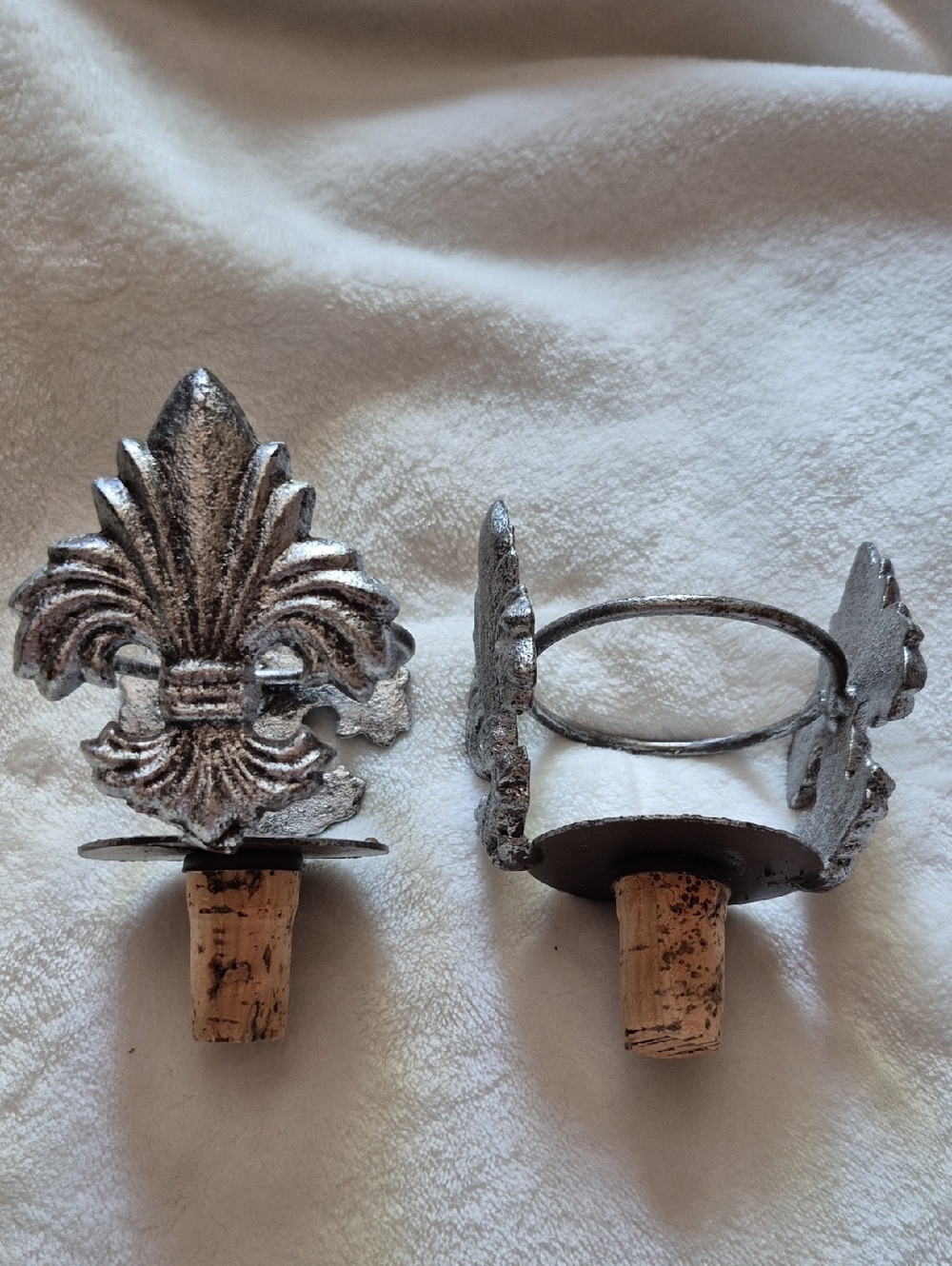 Fleur-de-Lis Bottle Stopper Set